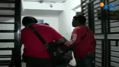Seminggu yang lalu, pelaku juga melukai seorang ibu pemilik warung hingga terluka di bagian kepala akibat dihantam tabung gas. ementara, anaknya yang baru berusia lima tahun tewas dicekik.