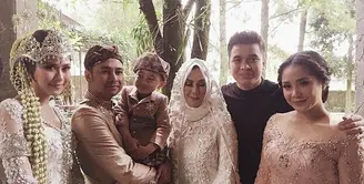 Presenter dan pemeran Billy Syahputra mengaku sedih saat melihat mantan kekasihnya Syahnaz Sadiqah menikah. Adik Raffi Ahmad itu resmi dipersunting Jeje Govinda pada 21 April silam. (instagram)