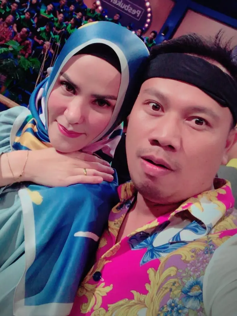 [Bintang] Vicky Prasetyo dan Angel Lelga