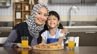 3 Cara Mudah Melatih Anak Berpuasa Ramadan
