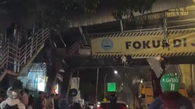 Simak Jalur Alternatif Imbas Truk Alat Berat Tabrak JPO Tendean
