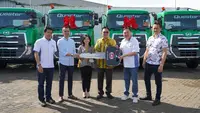 Astra UD Truck melakukan serah terima 32 unit produk Quester Euro 5 kepada Tunas Rent dan BSA Logistics di kantornya yang berada di kawasan Sunter, Jakarta Utara. (ist)
