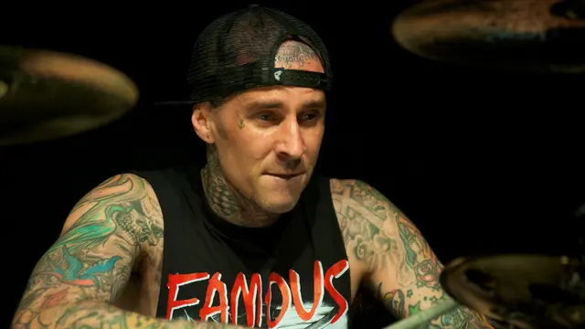 Travis Barker (irockphotos.net)