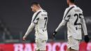 Penyerang Juventus, Cristiano Ronaldo, tampak kecewa usai bermain imbang melawan Atalanta pada laga lanjutan Liga Italia di Allianz Stadium, Kamis (17/12/2020) dini hari WIB. Juventus bermain imbang 1-1 menghadapi Atalanta. (AFP/Marco Bertorello)