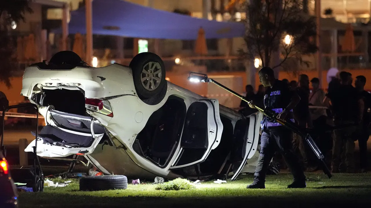 Mobil Seruduk Rombongan Turis di Tel Aviv, 1 Orang Tewas