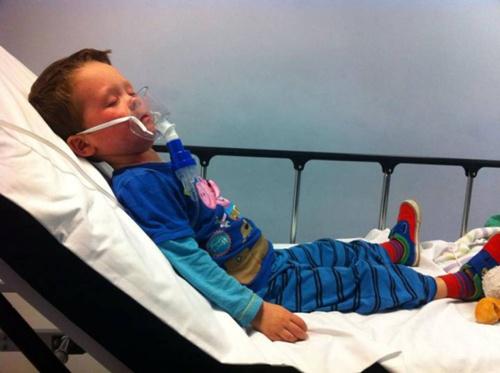 Morgan dirawat di rumah sakit karena penyakt yang ia derita | Photo: Copyright metro.co.uk