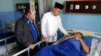 Ketua MPR Zulkifli Hasan menjenguk korban kerusuhan 22 Mei di rumah Sakit Tarakan. (Istimewa)