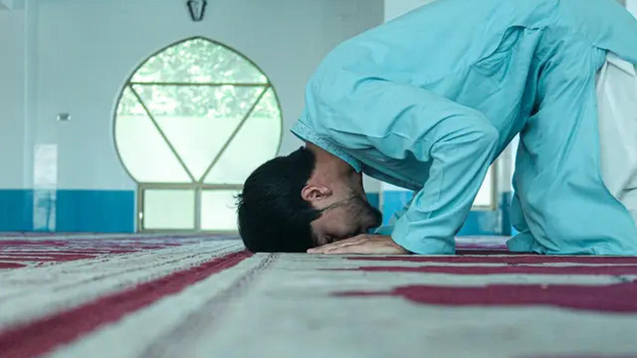 Rahasia Derajat Tinggi Menurut UAH, Cukup Istiqamah Lakukan Ini