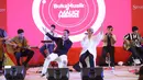 Maliq & D'essentials meriahkan acara Video Xperience yang digelar di Atrium Senayan City, Jakarta Pusat pada Minggu (22/9) malam. (Daniel Kampua/Fimela.com)