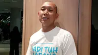 Oki Rengga Akui Canggung Beradegan Romantis dengan Bebi Tsabina di Film Jadi Tuh Barang
