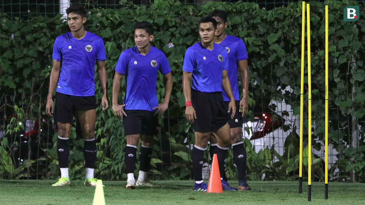 Foto: Aksi Pemain Persib saat Mengikuti Latihan untuk Timnas Indonesia U-23 SEA Games 2021