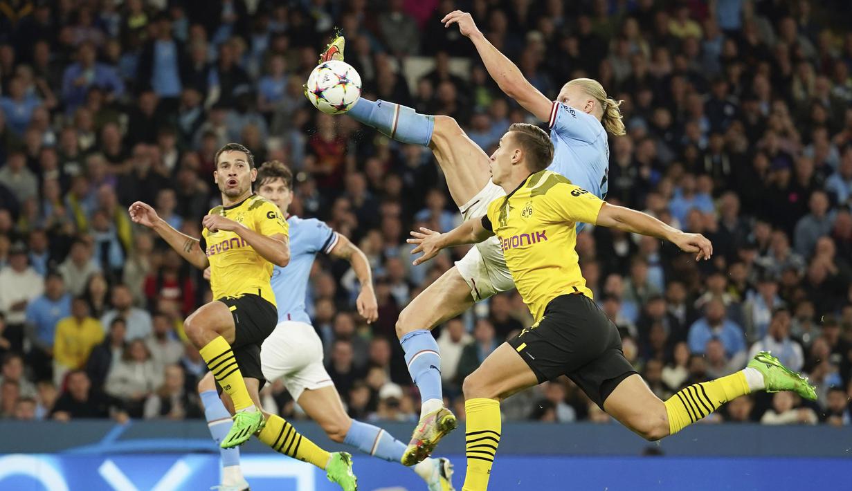 Lima menit kemudian, Haaland berhasil keluar sebagai pahlawan kemenangan Manchester City. Berawal dari umpan terukur Joao Cancelo, Haaland berhasil menyambar bola layaknya pemain Kung Fu. (AP/Dave Thompson)
