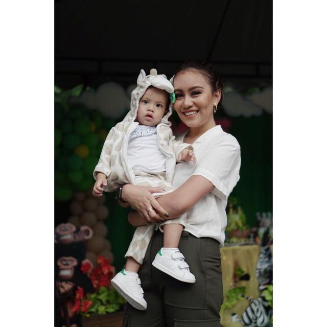 6 Potret Cantik Putri Tiri Nunung yang Tidak Diekspos