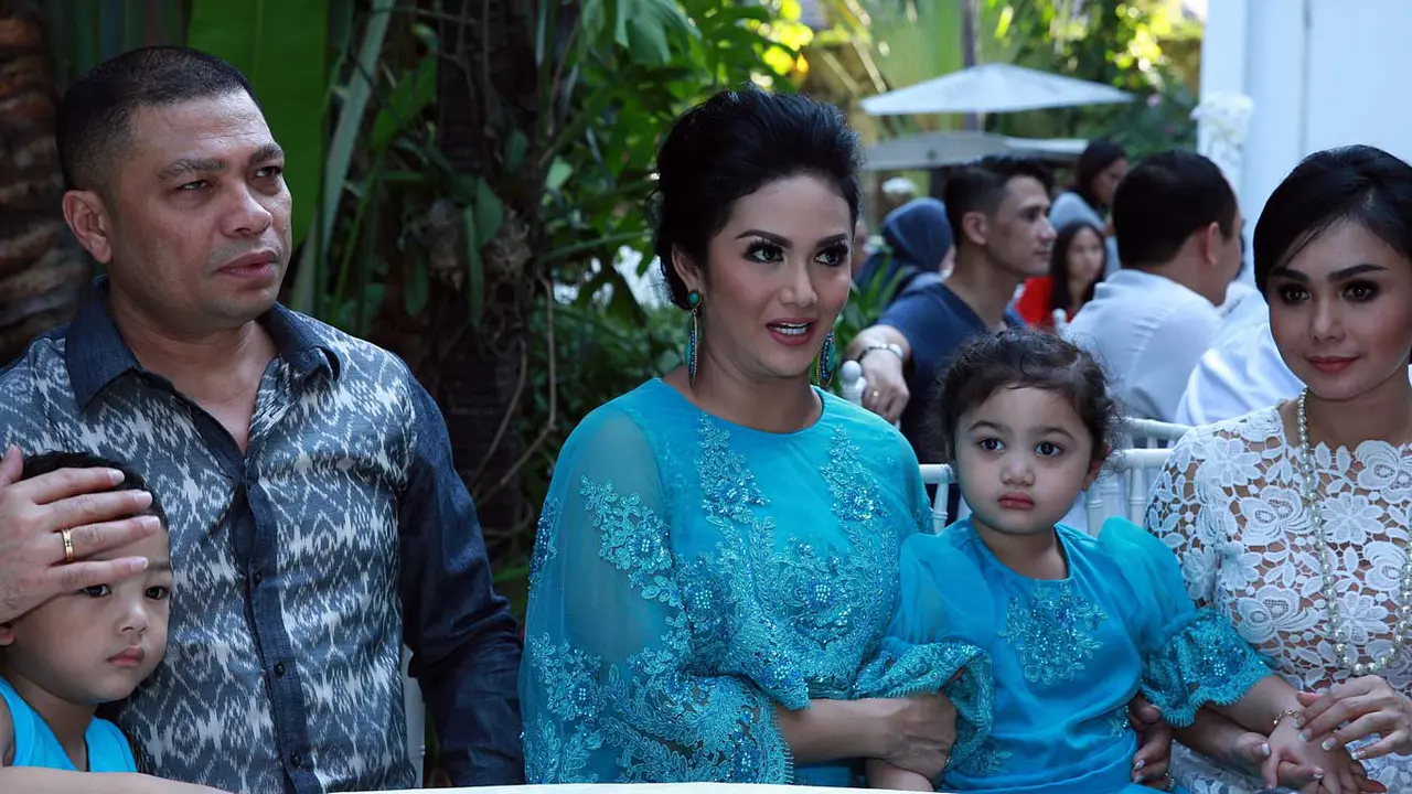 Krisdayanti dan Yuni Shara