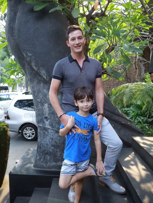 Hingga kini, ia mengaku belum menemukan cewek yang pas dengan dirinya. Ia sedang menikmati perannya sebagai single parent. (Galih W. Satria/Bintang.com)