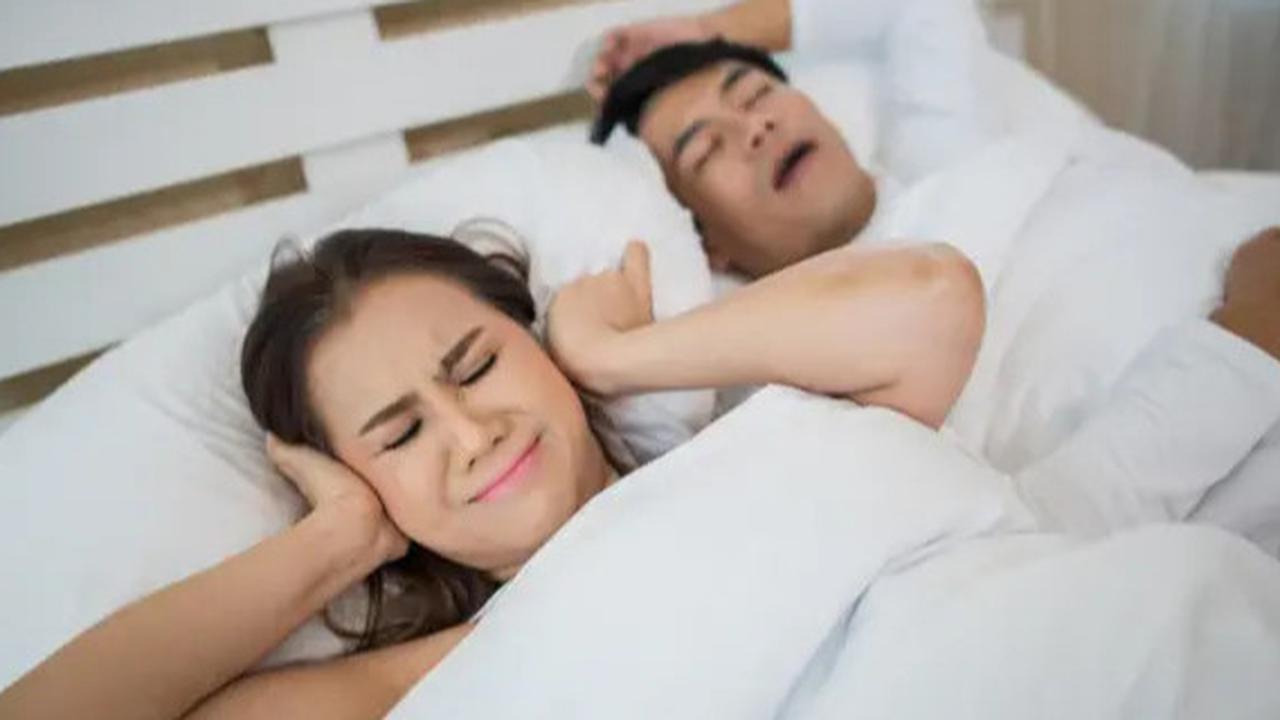 10 Tips Hindari Ngorok Saat Tidur agar Pasangan Lebih Nyaman di Rumah