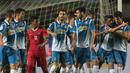 Para pemain Espanyol B saat merayakan gol ke gawang Timnas Indonesia U-19 pada laga persahabatan di Stadion GBLA, Bandung, (15/7/2017). Timnas U-19 kalah 2-4. (Bola.com/Nicklas Hanoatubun)