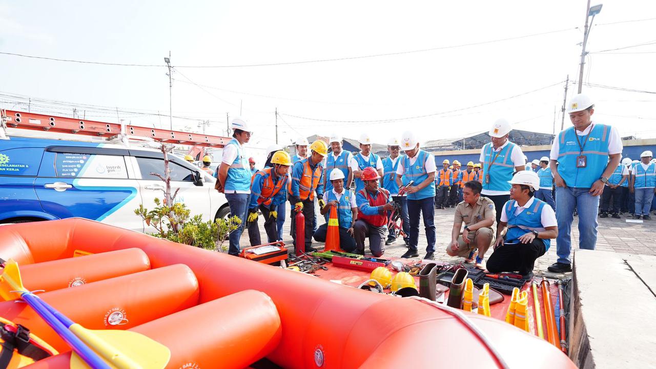 PT PLN (Persero) Unit Induk Distribusi (UID) Jakarta Raya bersiap menghadapi datangnya musim hujan deras di Desember 2023. (Dok PLN)