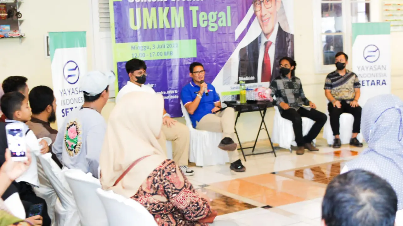 Sandiaga Uno saat memberikan pelatihan content creator UMKM di Tegal. (Ist)