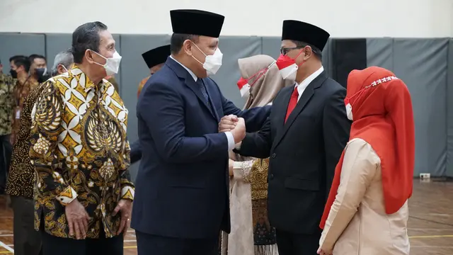 Ketua KPK Firli Bahuri melantik dua deputi baru di lingkungan lembaga antirasuah, yakni Deputi Dikyanmas Wawan Wardhiana dan Deputi Korsup Didik Agung Widjanarko. (Foto: Humas KPK)