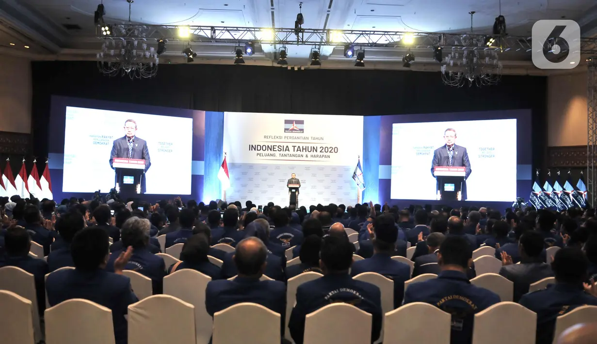 Ketum Partai Demokrat, Susilo Bambang Yudhoyono (SBY) menyampaikan pidato saat acara  Refleksi Pergantian Tahun di di Jakarta Convention Center, Rabu (11/12/2019). Pidato tersebut mengangkat tema Indonesia Tahun 2020 "Peluang, Tantangan, dan Harapan". (merdeka.com/Iqbal S. Nugroho)