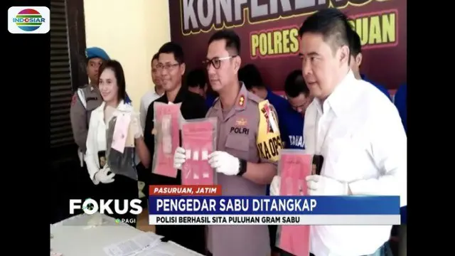 Polres Pasuruan gerebek rumah pengedar narkoba di Prigen dengan barang bukti puluhan gram sabu, alat hisap, dan uang senilai Rp 5 juta.