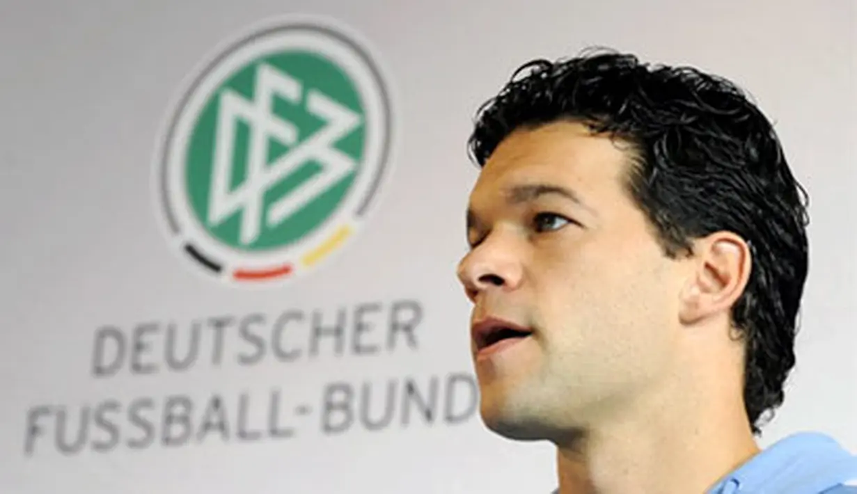 Michael Ballack, captain of the German team, gives a press conference on October 10, 2008 in Duesseldorf. German team prepares for a World Cup qualifying match against Russia on October 11, 2008. AFP PHOTO/VOLKER HARTMANN