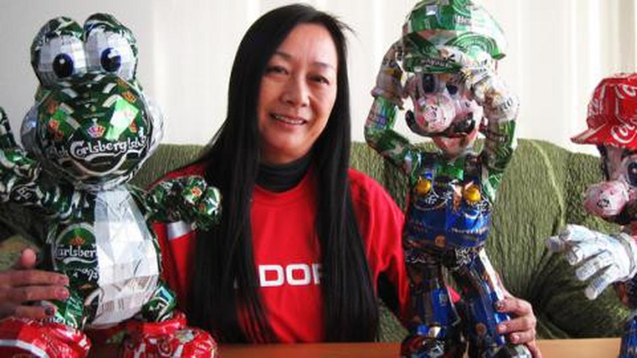 Wow, model Mario Bross ini terbuat dari 60 kaleng soda