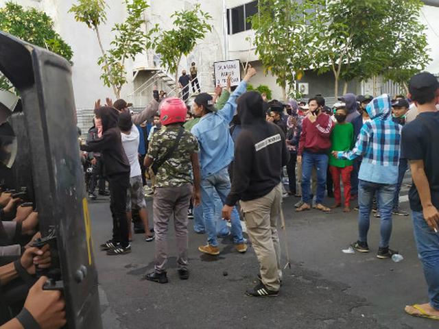Buruh Dan Mahasiswa Bakal Kembali Demo Uu Cipta Kerja Di Surabaya Surabaya Liputan6 Com