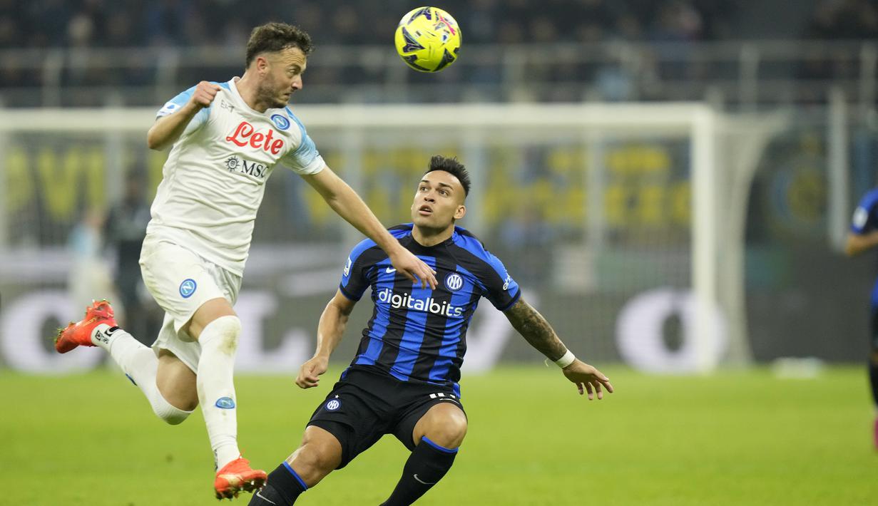 Laga big match Serie A itu pada akhirnya dimenangkan oleh Nerazzurri dengan skor tipis 1-0. (AP Photo/Luca Bruno)