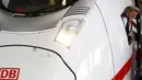 Siegrid Zscherneck masinis kereta api ICE saat ditemui di Stasiun Kereta Api, Jerman, Kamis (23/7). Kereta api cepat ICE melaju dengan kecepatan 300 Km/jam dengan rute Amsterdam ke beberapa kota di Jerman dan Switzerland. (REUTERS/Kai Pfaffenbach)