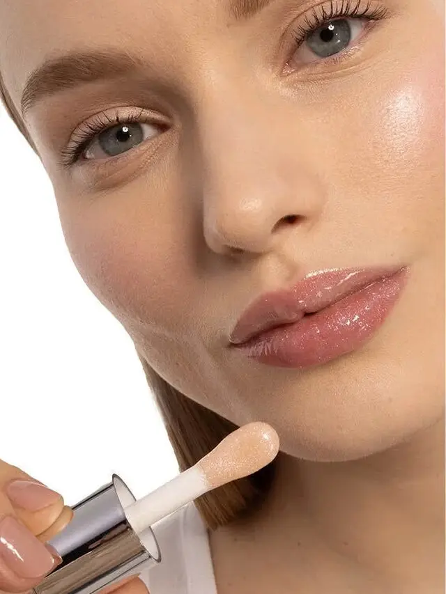 Awali dengan Bibir yang Lembap untuk Hasil Glazed Lips
