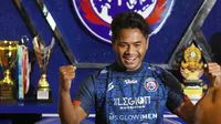 Foto Ilham Udin Armayn yang resmi diperkenalkan sebagai pemain baru Arema FC. (Bola.com/Iwan Setiawan).