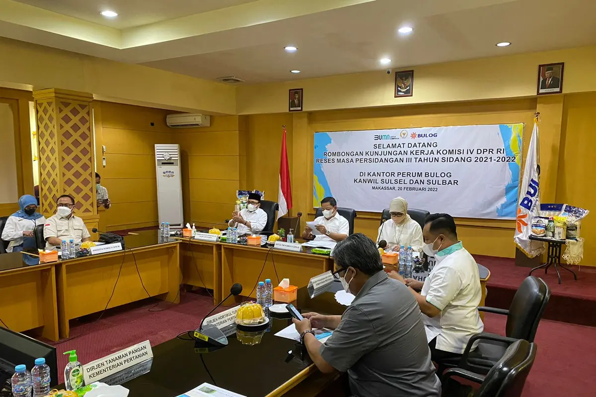 Kunjungan kerja anggota Komisi VI DPR RI, Andi Akmal Pasaluddin  di kantor Perum Bulog Sulselbar (Liputan6.com/Fauzan)