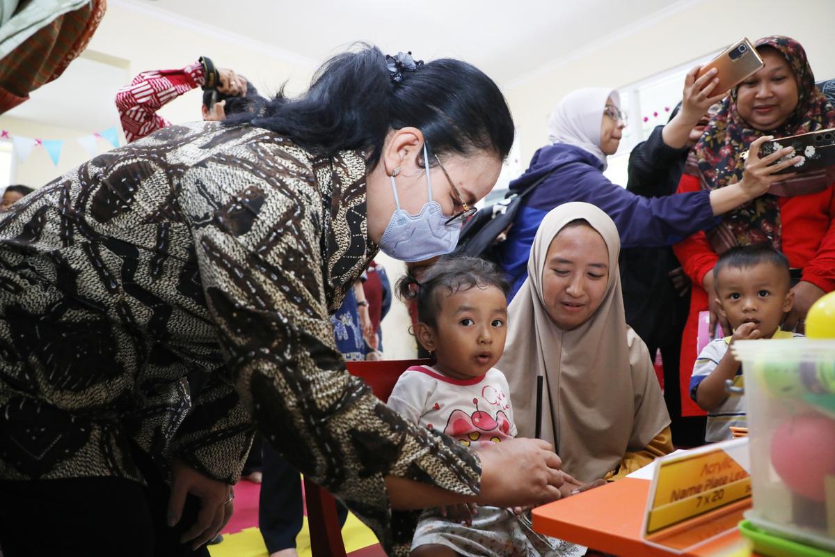 Wali Kota Semarang Agustina Wilujeng di Acara Studi Pra-Pilot Layanan Satu Atap (One Stop Service/OSS) Tuberkulosis di Puskesmas Bangetayu, Kecamatan Genuk