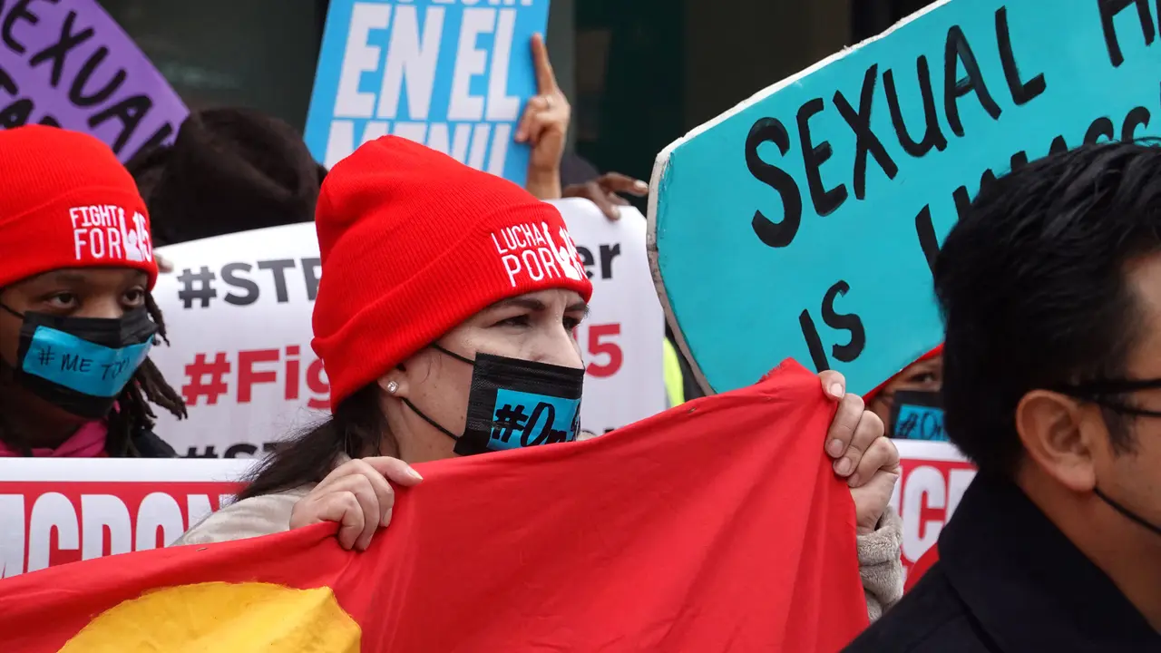 Aksi Demo Pekerja McDonald's AS Protes Pelecehan Seksual di Tempat Kerja