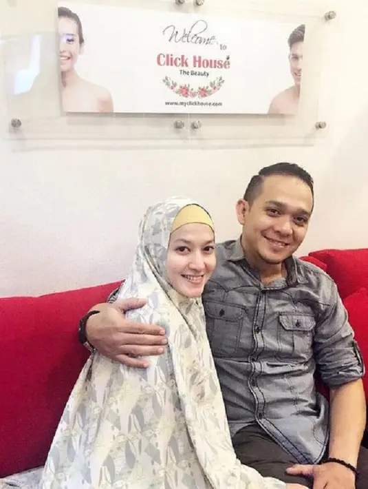 Lyra Virna terlibat kasus hukum dengan Lasty Annisa, pemilik Ada Tour and Travel. Lyra dilaporkan Lasty lantaran dugaan pencemaran nama baik. (Instagram/lyravirna)