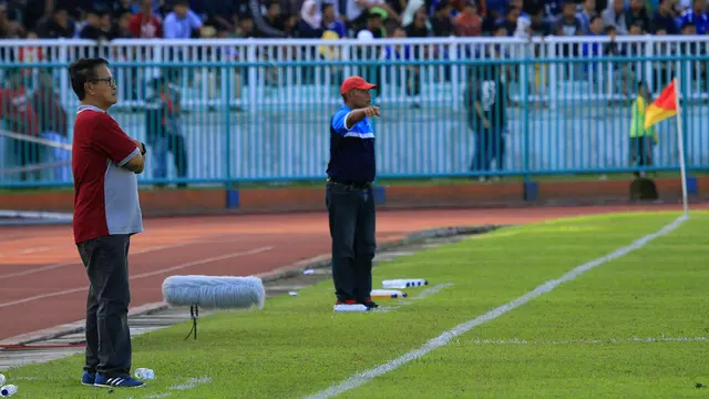 Lukas Tumbuan dan Gatot Barnowo