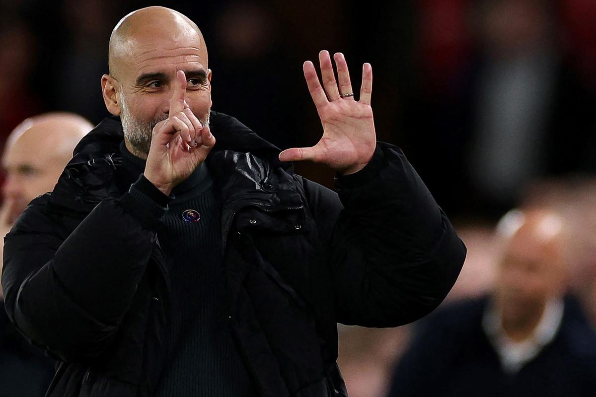 Gaya Pep Guardiola Pamer 6 Jari untuk Balas Ejekan Pendukung Liverpool