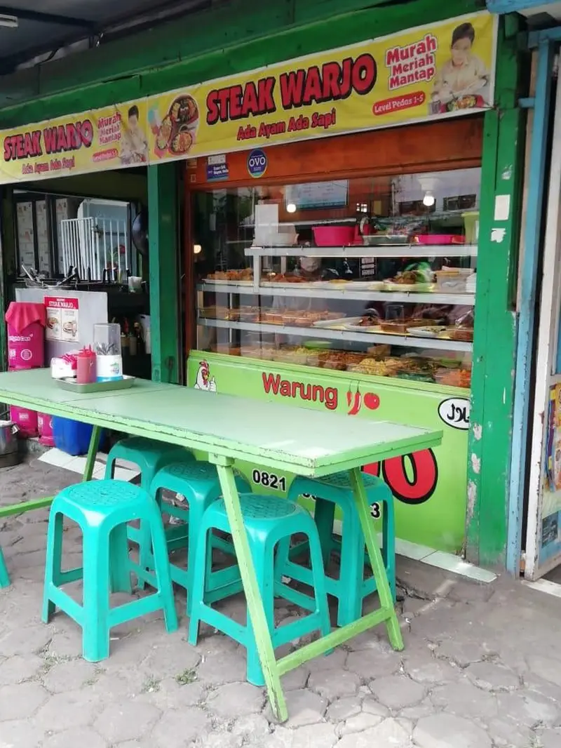 Sajian Steak di Warung Tepi Jalan Mirip Warteg, Ada Cerita Apa di Baliknya?