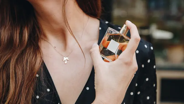 Ilustrasi parfum favorit istri via Shutterstock.com