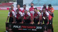 Skuat Persipura Jayapura saat menghadapi Kalteng Putra di Stadion Moch Soebroto, Magelang, Sabtu (16/3/2019). (Bola.com/Vincentius Atmaja)