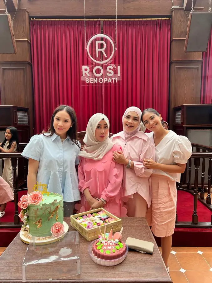 Kompak Nuansa Pastel, Gaya Nagita Slavina Rayakan Ultah Ibu Mertua Bareng Mama dan Caca Tengker