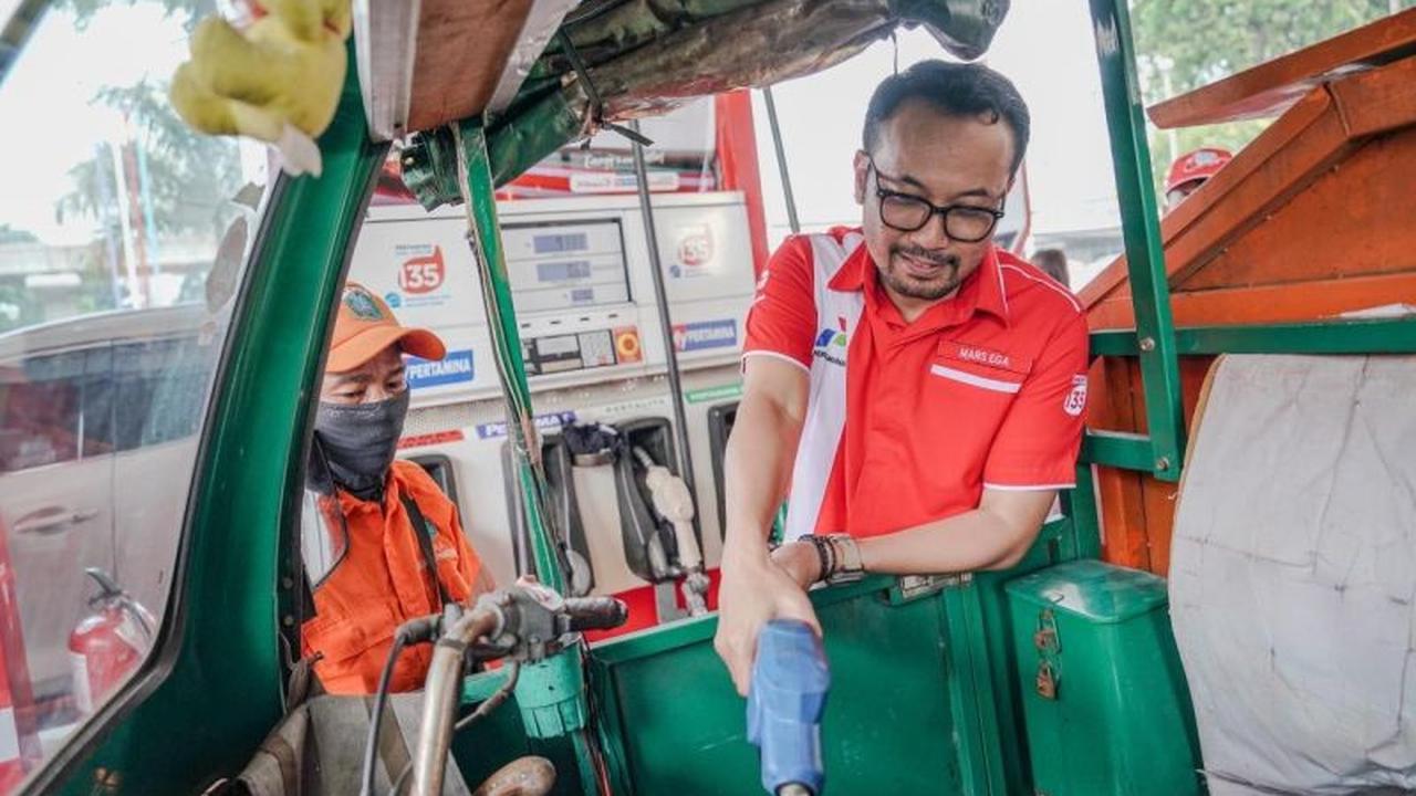 Direktur Jadi Operator! Pertamina Patra Niaga Jaga Kualitas Layanan SPBU Lewat Program Pantau SPBU