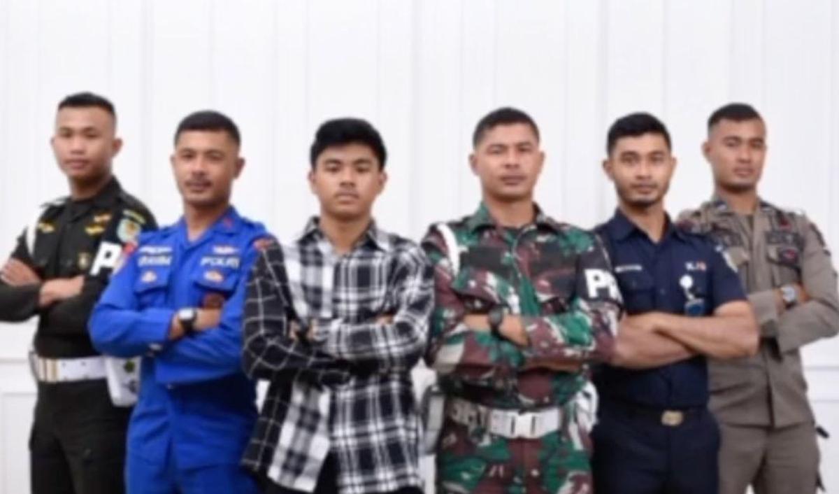 Akun Tiktok @satriabudima24 menceritakan kisah hidupnya bersama ibu dan kelima saudaranya. Mereka kini mengabdi pada negara dalam sejumlah profesi.