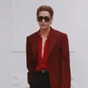 V BTS Tampil Merah Menyala di Show Celine Saat Paris Membara