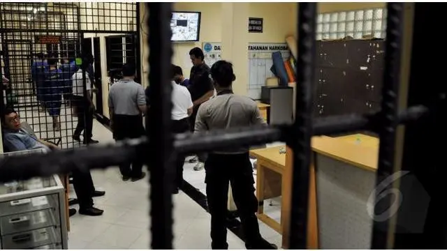  Belasan narapidana dan tahanan yang kabur dari Lapas Klas IIA Abepura pada Jumat 8 Januari 2016 belum tertangkap. Kepolisian Daerah (Polda) Papua terus mengejar 13 narapidana tersebut