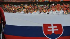 Sejak digelarnya edisi pertama Piala Dunia 1930 hingga yang terakhir pada 2018, Konfederasi Eropa (UEFA) selalu mendapat jatah lebih banyak dalam meloloskan wakilnya ke ajang pesta sepak bola dunia empat tahunan tersebut. Tercatat beberapa negara kuat Eropa telah menjadi langganan lolos ke putaran final Piala Dunia lebih dari satu kali. Namun begitu tetap saja masih lebih banyak wakil-wakil Eropa yang sampai saat ini masih belum mampu lolos satu kali pun. Lima negara berikut lebih beruntung karena telah satu kali lolos ke putaran final Piala Dunia. (AFP/Joe Klamar)