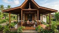 7 Inspirasi Rumah Minimalis di Kampung dengan Atap Joglo Sederhana yang Estetik