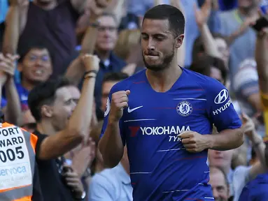 Sepanjang kariernya bersama Chelsea yang dibelanya selama 7 musim mulai 2012/2013 hingga 2018/2019, Eden Hazard yang baru saja memutuskan pensiun pada 10 Oktober 2023, total mencetak 110 gol dan 92 assist dari total 352 laga di semua ajang kompetisi. Dari semua klub yang dihadapi saat bersergama Chelsea, tercatat ada 5 klub yang paling sering dibolobol oleh Eden Hazard dan semuanya merupakan klub dari Liga Inggris. Klub mana saja ya? Simak uraiannya berikut ini. (AFP/Ian Kington)